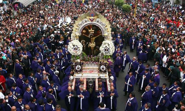 procesión del señor de los milagros