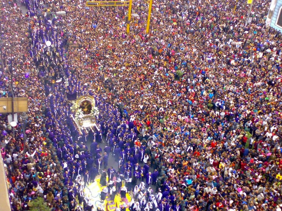 procesión del señor de los milagros