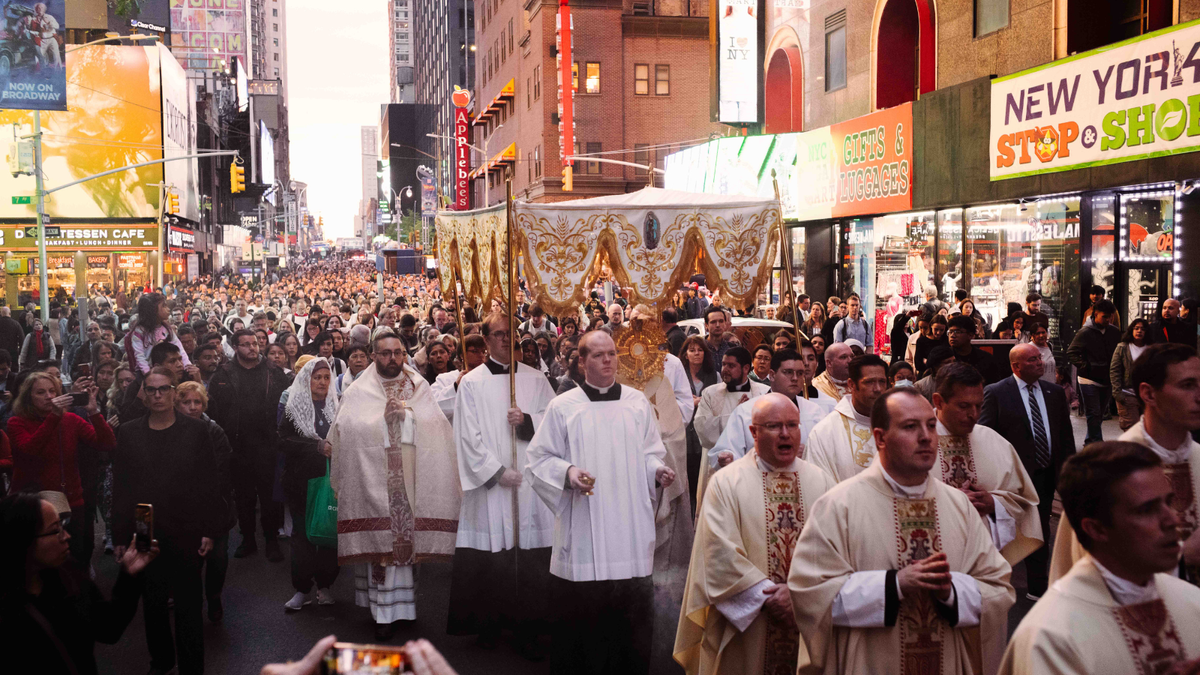 Fox News Anchor Calls NYC Eucharistic Procession "A Miracle" Amid