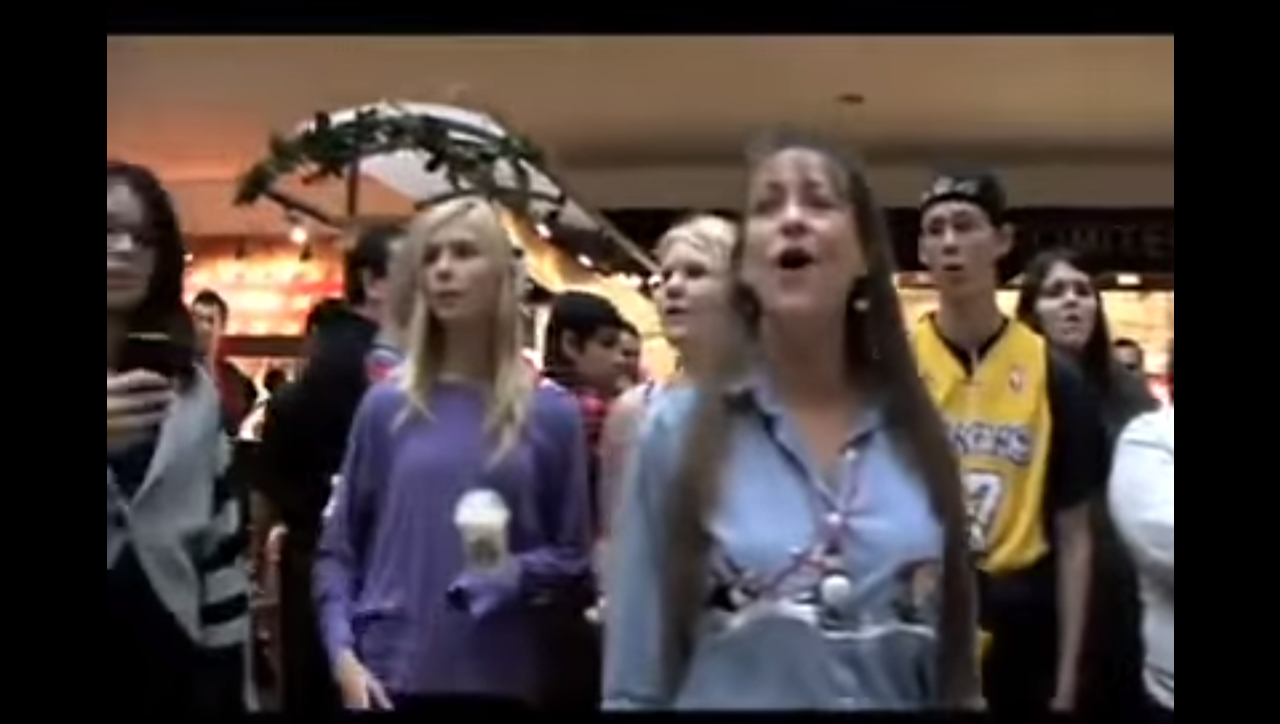 Watch: Flash Mob at Mall Sings Christmas Carols for Shoppers