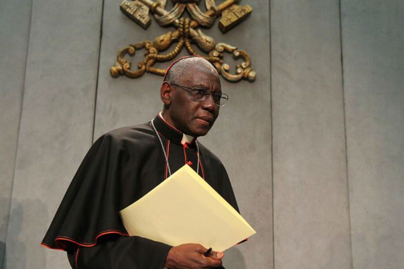 Cardinal Sarah Calls for Ad Orientem Masses by First Sunday of Advent