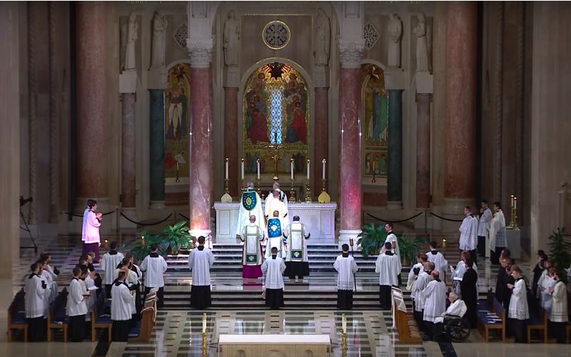 The First-Ever Mass of the Americas in the Extraordinary Form is Beautifully Breathtaking