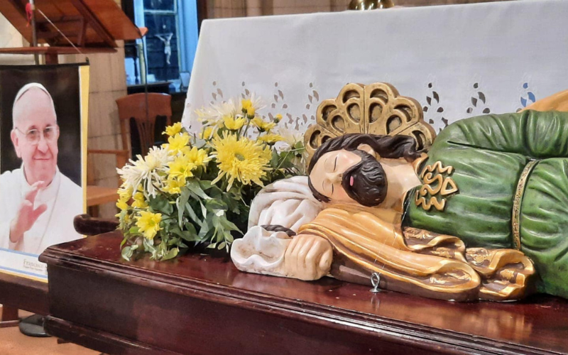 Pope Francis Sends Sleeping St. Joseph Statue to Parish He Found His ...